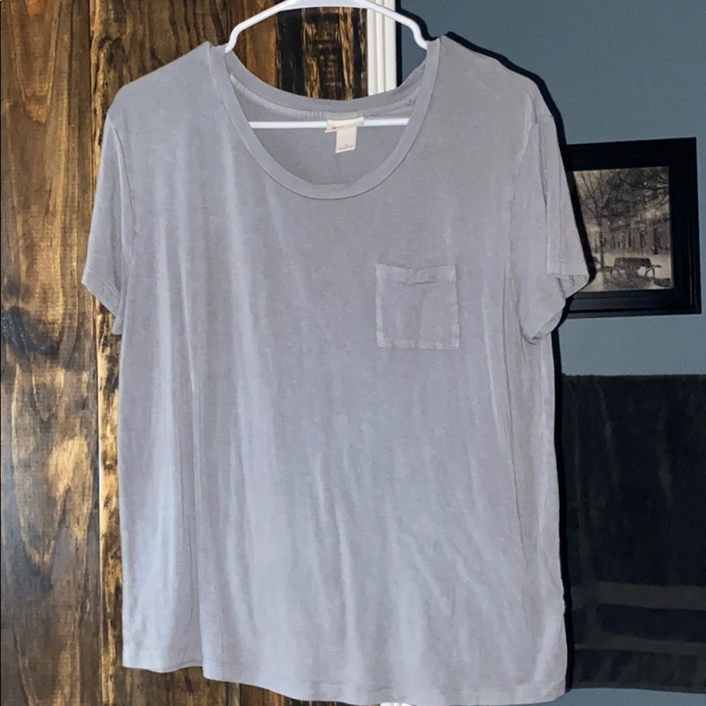 mossimo top lightly worn